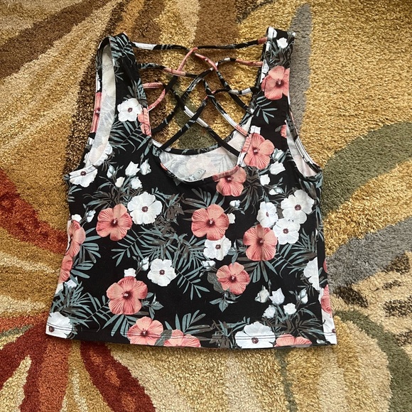 Top - Picture 2 of 4